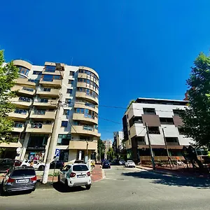 New City With Balcony Апартаменты